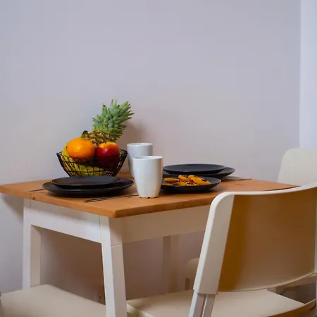 Path Beachfront Lejlighed