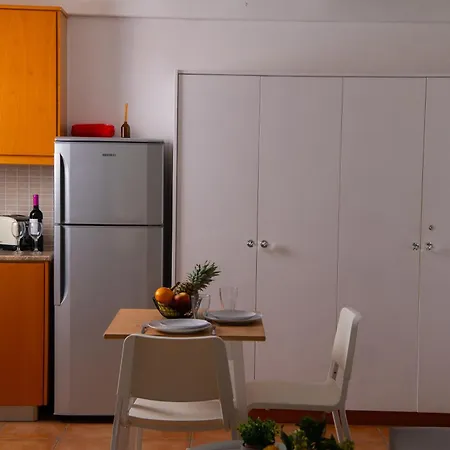 Path Beachfront Daire Latchi