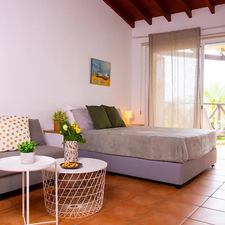 Path Beachfront * Lachi