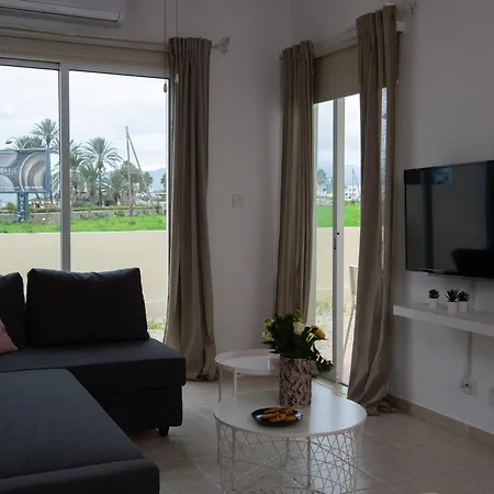 Path Beachfront * Lachi