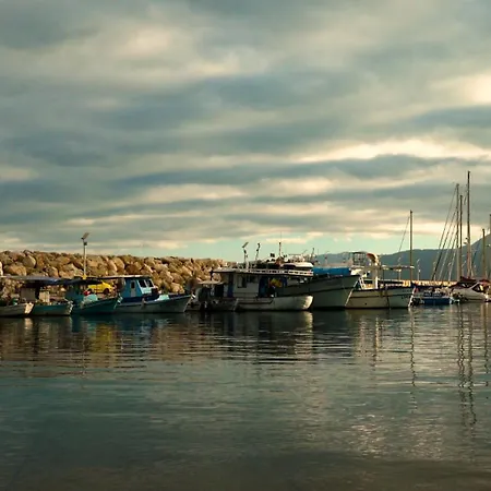 Path Beachfront Lachi