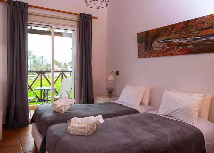 Path Beachfront * Lachi